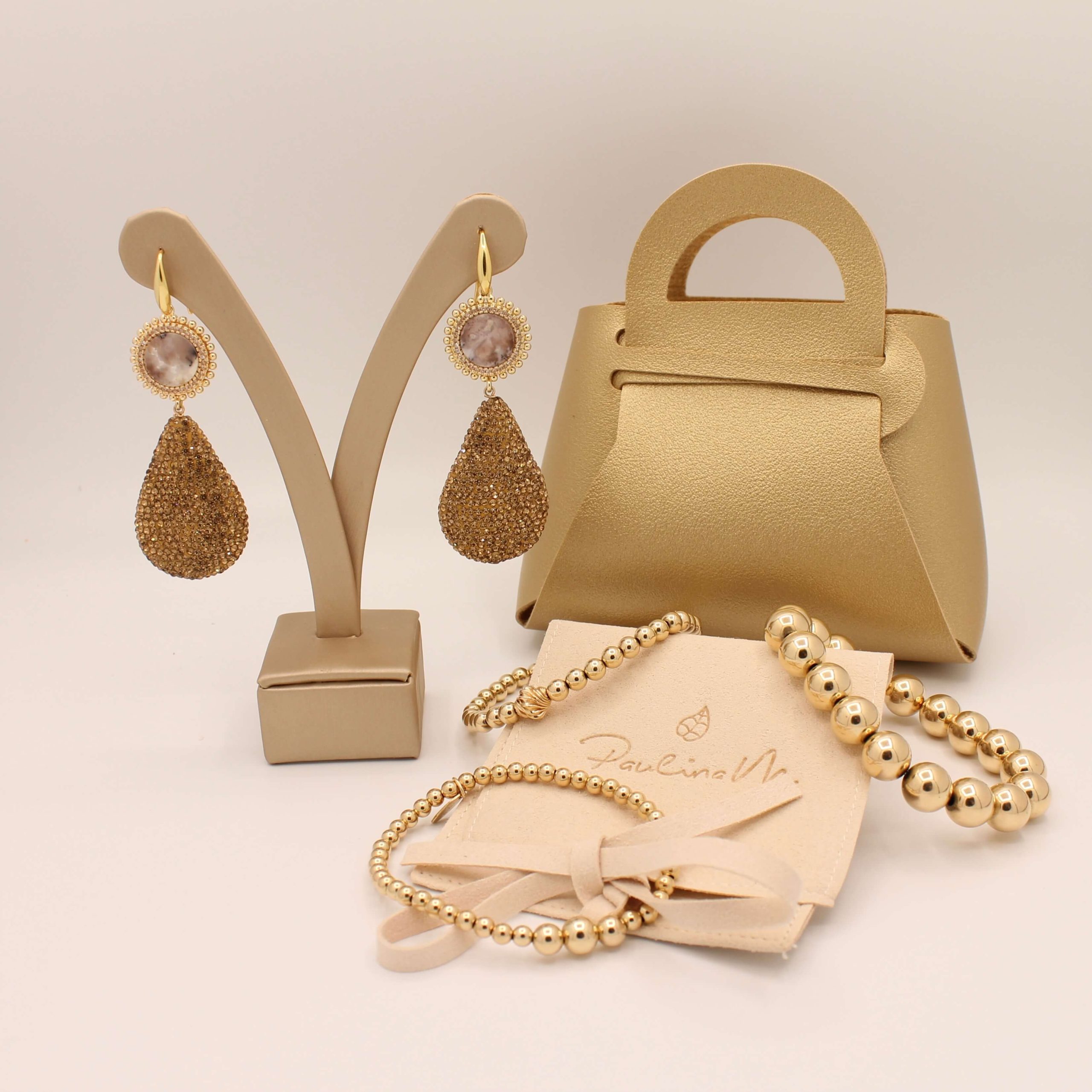 PaulinaM - Handgemaakte, high end armbanden, oorbellen en Colliers