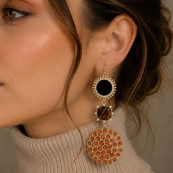 Marron goldfilled oorbellen met zwart onyx, tijgeroog en amberkleurige beads
